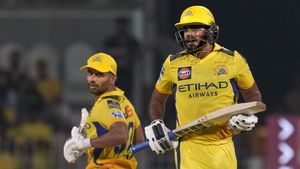 IPL 2025: சேப்பாக்கம் வரலாற்றிலேயே குறைந்த ஸ்கோர் எடுத்த சிஎஸ்கே.. மோசமான பேட்டிங்- ரசிகர்கள் கோபம்