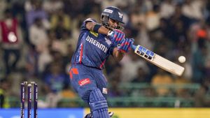 IPL 2025: அதே போட்டியில் மீண்டும் ஆரஞ்ச் தொப்பியை வென்ற பூரான்.. லக்னோ அணிக்கு 4வது வெற்றி