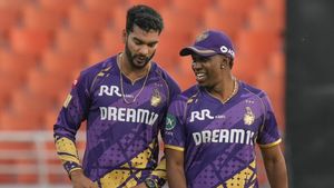 IPL 2025: 150 கிமீ வேகத்தில் பந்துவீசும் வீரரை களமிறக்கிய கொல்கத்தா.. டாசில் தவறு செய்தாரா ஸ்ரேயாஸ்
