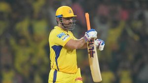 IPL 2025: தோனிக்காக தான் சிஎஸ்கே வீரர்கள் மெதுவாக விளையாடுகிறார்களா? வெளிவந்த உண்மை