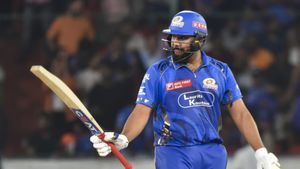 IPL 2025: மும்பை இந்தியன்ஸ் மேல் ஐபிஎல் கோப்பையை எழுதுங்க! ரோகித் பராக்.. ஐதராபாத்தை ஊதி தள்ளிய MI