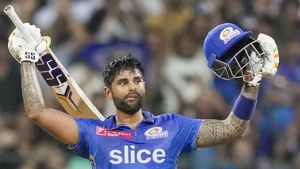 IPL 2025: உலக டி20யில் பிரம்மாண்ட மைல்கல் சாதனை செய்த சூர்யகுமார் யாதவ்.. அதிவேக 8000 ரன்கள்