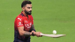 IPL 2025: பவுண்டரி அடிப்பதில் எந்த பேட்ஸ்மேனும் தொடாத பிரம்மாண்ட ஐபிஎல் மைல்கல்லை எட்டிய விராட் கோலி