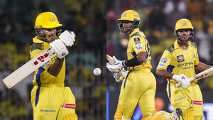 4, 4, 4, 6, 4, 4.. ஒரே ஓவரில் 26 ரன்களை விளாசிய சிஎஸ்கே சிங்கம் ஆயுஷ் மாத்ரே.. அரைசதம் அடித்து சாதனை