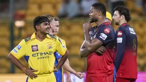 IPL 2025: வைபவ் பார்த்து காப்பி அடிக்க தேவையில்லை.. 17 வயது வீரர் ஆயுஷ் மாத்ரேவின் தந்தை அட்வைஸ்