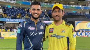 IPL 2025: 28 பந்தில் சதம் அடித்த வீரரை ஓப்பந்தம் செய்த சிஎஸ்கே? யார் இந்த Urvil Patel?
