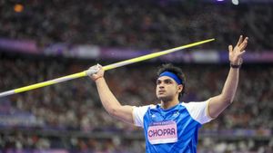 Neeraj Chopra: ஈட்டி எறிதலில் நீரஜ் சோப்ரா புதிய சாதனை.. 90மீ. தூரத்தை கடந்து அபாரம்