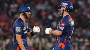 IPL 2025: 64 பந்தில் 117 ரன்கள்..8 சிக்சர், 10 பவுண்டரி.. மிட்செல் மார்ஷ் அபாரம்..லக்னோ இமாலய இலக்கு