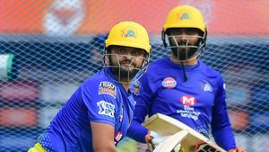 IPL 2025: சிஎஸ்கே அணியின் பேட்டிங் பயிற்சியாளராக வரும் ரெய்னா.. கிரிக்கெட் வர்ணனையில் சுவாரஸ்யம்