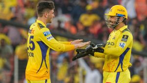IPL 2025: ஓய்வு குறித்து தோனி சொன்ன பதில்.. அடுத்த சீசனில் ருதுராஜ்க்கு கவலையில்லை என பேச்சு