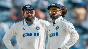 கோலி இன்னும் 10 வருடம் ஆடலாம்.. ரோகித் ஃபிட்னஸ்-ஐ நான் மாத்துறேன்..யுவராஜ் தந்தை யோக்ராஜ் பேச்சு