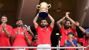 “கோலி செய்ததை மறக்க மாட்டார்கள்.. 100 கோடி கேட்டு ஆர்சிபி மீது வழக்கு போடுங்க” மதன் லால் ஆவேசம்
