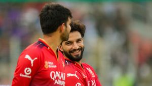 IPL 2025: பஞ்சாப்க்கு சாதகமாக விழுந்த டாஸ்.. முக்கிய வீரர் இல்லாமல் களமிறங்கிய ஆர்சிபி