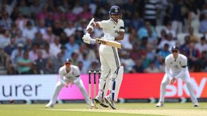 IND vs ENG: ஜெய்ஸ்வால் விக்கெட்டை எடுக்க அவமானப்பட்ட ஸ்டோக்ஸ்.. முகத்தை மூடி கொண்டு சென்ற கேப்டன்