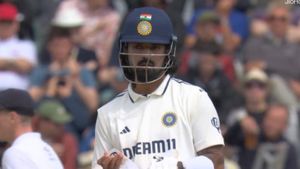 IND vs ENG: கேஎல் ராகுல் அபார சதம்.. கவாஸ்கர், டிராவிட் சாதனை முறியடிப்பு