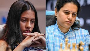 கோனேரு ஹம்பியின் ஒரு நிமிடத் தவறு.. ஃபிடே மகளிர் உலகக்கோப்பையை வென்ற 19 வயது திவ்யா தேஷ்முக்