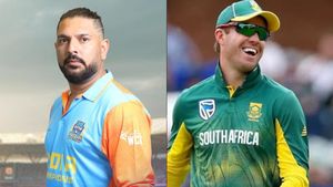 IND-C vs SA-C: யுவராஜ் டீமை பொளந்து கட்டிய மிஸ்டர் 360 ஏபி டிவில்லியர்ஸ்.. .. வாயை பிளந்த ரசிகர்கள்