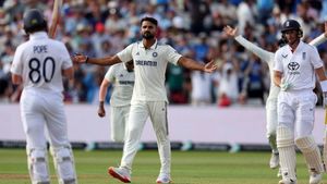 இந்தியா - இங்கிலாந்து 2வது டெஸ்ட்டில் ஓவர்கள் குறைப்பு.. தாமதமாக துவங்கிய போட்டி.. ஏன்?