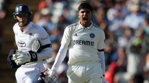 Shubman gill: கேப்டனாக சுப்மன் கில் தொடர்ந்து 2வது சதம்.. இங்கிலாந்தில் மாஸ் காட்டும் பிரின்ஸ்