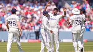 IND vs ENG: 387 ரன்கள் குவித்த இங்கிலாந்து..Honours Board-ல் இடம்பிடித்த பும்ரா..இங்கி.மண்ணில் சாதனை
