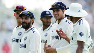 IND vs ENG: இங்கிலாந்து அணி ரன் குவிப்பு.. இந்திய அணியின் பவுலிங்கே எடுப்படவில்லை.. தடுமாறும் கில்