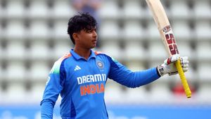 வைபவ் சூர்யவன்ஷி மெகா உலக சாதனை.. U19 கிரிக்கெட்டில் ரெக்கார்டுகளை உடைத்து எறிந்தார்
