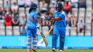 தீப்தி ஷர்மாவின் சரவெடி.. இந்தியா வெற்றி.. இங்கிலாந்தை வீழ்த்தி முதல் ஒருநாள் போட்டியில் அசத்தல்!