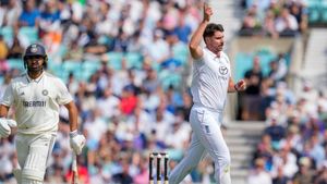 IND vs ENG: 6 ரன்களுக்கு 4 விக்கெட் இழந்த இந்தியா.. 224 ரன்களுக்கு ஆல் அவுட்.. அட்கின்சன் அபாரம்