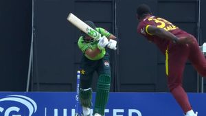 PAK vs WI: 23 பந்தில் 4 ரன்கள்.. ரிஸ்வான் மொக்கை பேட்டிங்.. பாபர் அசாம் டக் அவுட்..பாகிஸ்தான் தோல்வி