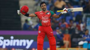 Asia Cup: இந்தியாவுக்கு எதிராக 79 வருட சாதனையை முறியடித்த ஓமன் வீரர் ஆமீர் கலீம்.. 43 வயதில் அரைசதம்