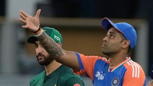 IND vs PAK: டாசில் பாகிஸ்தானை அவமானப்படுத்திய இந்தியா.. சூர்யகுமார் கொடுத்த பதிலடி.. ரசிகர்களுக்கு வெற்றி
