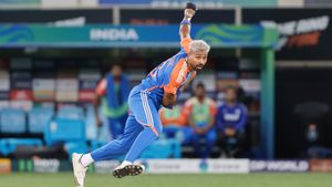 IND vs PAK: கம்பீர் செய்த ஒரு தவறு.. கடைசி ஓவரில் 16 ரன்கள் அடித்த ஷாகின் அப்ரிடி.. இனியாவது திருந்துவாரா?