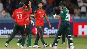 PAK vs BAN: பாகிஸ்தான் அணி சொதப்பல் பேட்டிங்.. பொளக்கும் ரசிகர்கள்.. வங்கதேச அபார பந்துவீச்சு
