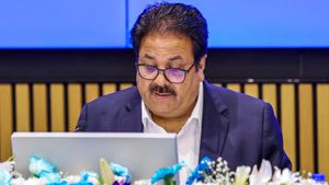 ஆசிய கோப்பை என்ன உன் அப்பன் வீட்டு சொத்தா? பாகிஸ்தான் மோஷின் நக்வியை சாடிய பிசிசிஐ ராஜீவ் சுக்லா