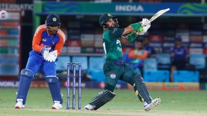 IND vs PAK: சஞ்சு சாம்சன் செய்த செயல்.. பாகிஸ்தான் ரசிகர்கள் ஆவேசம்.. அம்பயர் எடுத்த முடிவு