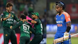 IND vs PAK: சூர்யகுமார் மெகா சொதப்பல்.. கேப்டனாக இருக்கும் ஒரே காரணத்தால் தான் டீமில் இருக்கீங்க