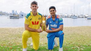 IND vs AUS: 4 முறை மழையால் நின்ற போட்டி.. இந்திய அணிக்கு டக்வொர்த் லீவிஸ் முறையால் சிக்கல்