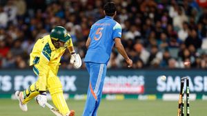 IND vs AUS: தொடரை வென்றது ஆஸ்திரேலியா.. 2வது ஒருநாள் போட்டியிலும் இந்தியா தோல்வி