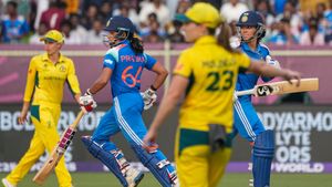 IND W vs AUS W: இந்திய மகளிர் அணி இமாலய இலக்கு.. 2 வேற லெவல் சாதனை படைத்த ஸ்மிருதி மந்தானா