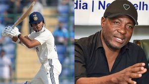 IND vs WI: “இவ்வளவு மோசமாக அடிக்காதே”.. ஜெய்ஸ்வாலிடம் ஜாம்பவான் பிரையன் லாரா வைத்த வேண்டுகோள்