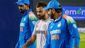 ரோஹித், கோலி ஒழுங்கா ஆடாததுக்கு காரணமே இதுதான்.. சப்பைக்கட்டு கட்டிய இந்திய பேட்டிங் பயிற்சியாளர்