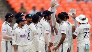 IND vs WI: என் பேச்சை கேளுங்க.. பும்ராவுக்காக சுப்மன் கில்லிடம் கெஞ்சிய துருவ் ஜூரல்.. என்ன ஆச்சு?