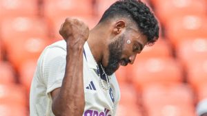 ஆட்டோ காரரின் மகன் நான்.. ரேஞ்ச் ரோவரில் சென்றாலும், பழையதை மறக்க மாட்டேன்.. சிராஜ் உருக்கம்