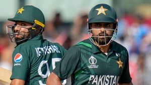 PAK vs SA: யாரையும் ஏமாற்றாத ஒரே பேட்ஸ்மேன்.. 2 பந்தில் டக் அவுட் ஆன பாபர்.. கலாய்த்த ரசிகர்கள்