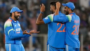 IND vs AUS: ரோஹித் சர்மா சொன்னதும் விக்கெட்.. கேப்டன் கில் பேச்சை மதிக்காத ஹர்ஷித்.. என்ன நடந்தது?