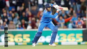 IND vs AUS: கோலியை போல் விளையாடுகிறார் கில்.. பாராட்டி தள்ளிய தினேஷ் கார்த்திக்