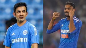 IND vs AUS: அக்சர் பட்டேலை டீபுரோமட் செய்த கம்பீர்.. ஆட்டநாயகன் விருது வென்று பதிலடி.. இதை பாருங்க