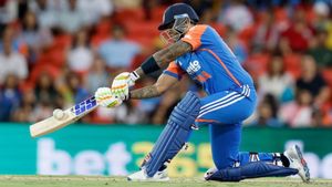 IND vs AUS: மீண்டும் மியூசிக்கல் சேர் நடத்திய கம்பீர்.. சொதப்பிய இந்திய அணி பேட்டிங்