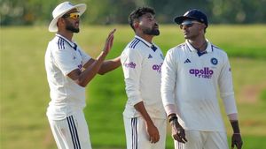 IND vs SA: முதல் டெஸ்ட்டில் இந்திய அணியின் பிளேயிங் லெவன் என்ன? தமிழக வீரர்களுக்கு இடம் கிடைக்குமா?