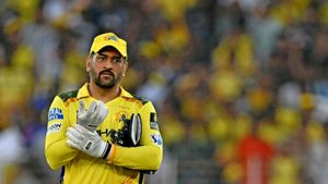 IPL 2026: 5 மணி நேரம் ஜிம், நீச்சல் பயிற்சி.. பழைய தோனியை பார்க்க ரெடியா.. சிஎஸ்கேக்கு Last dance